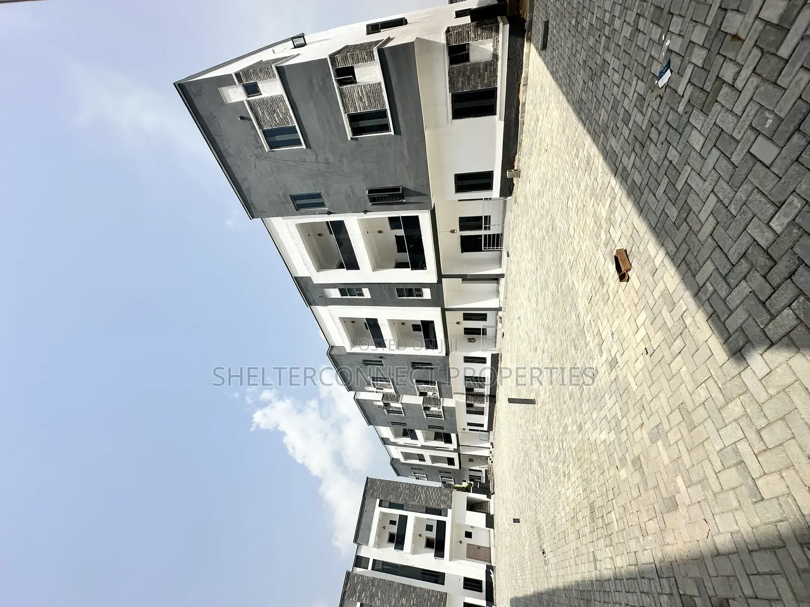 3bdrm Apartment in Ajah for sale