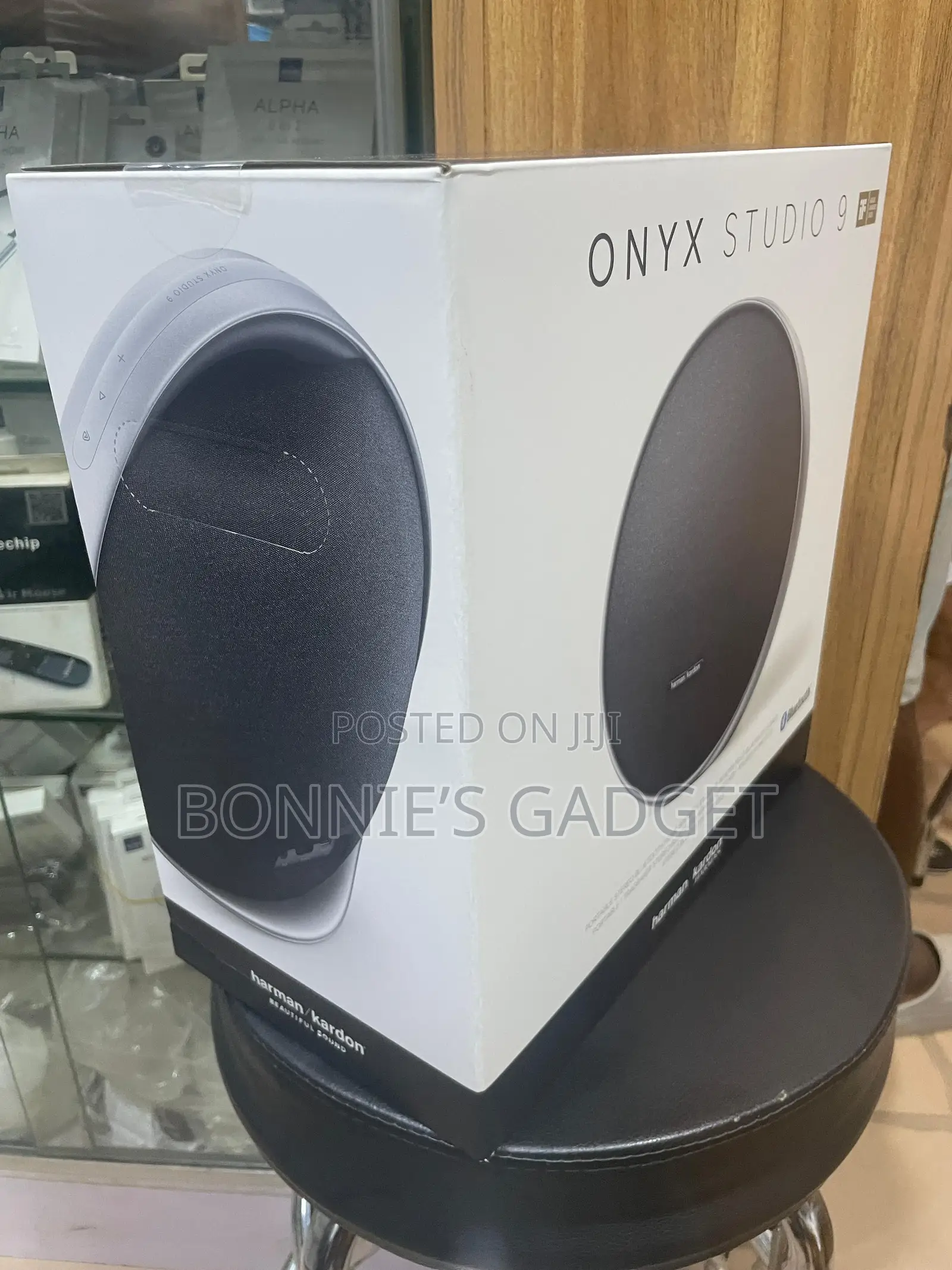 Harman Kardon Onyx Studio 9