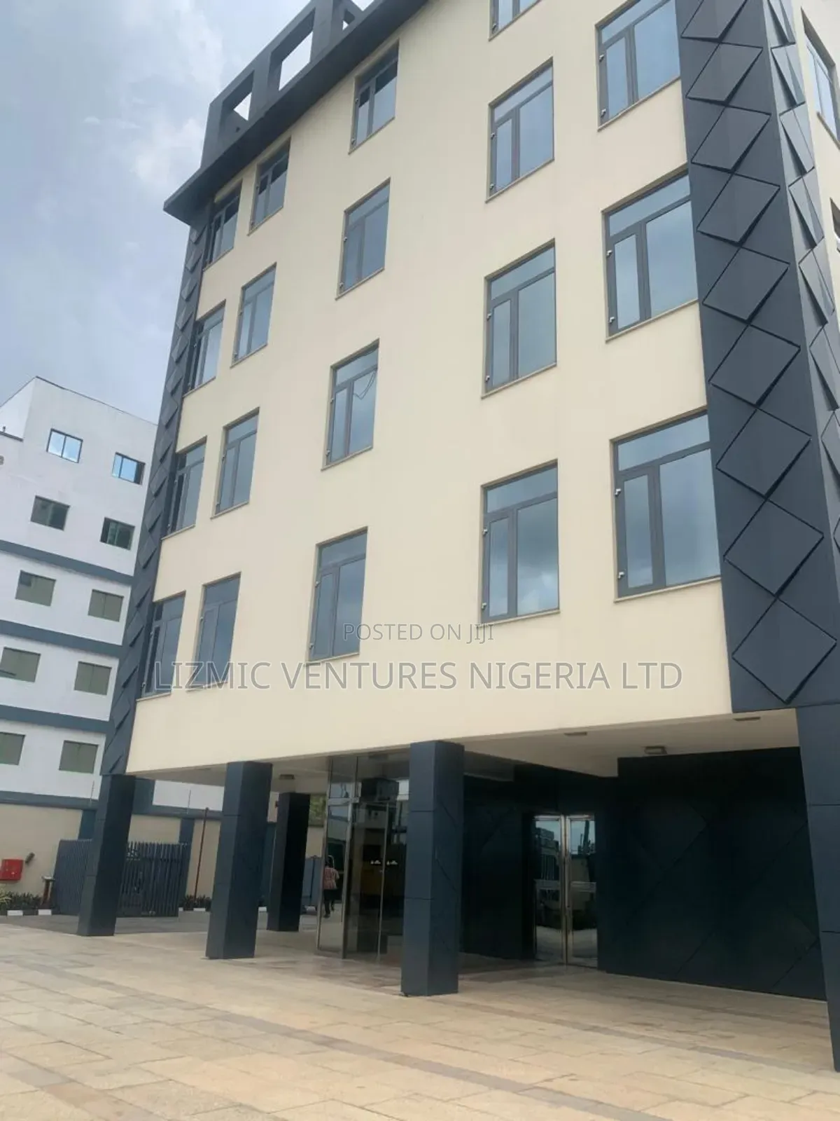 Furnished 2bdrm Townhouse / Terrace in Gra for rent