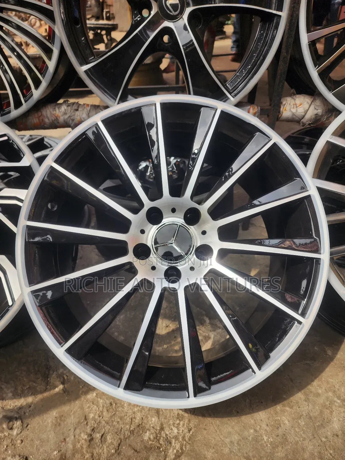 Brand New 18inch Mercedes Benz Rim.