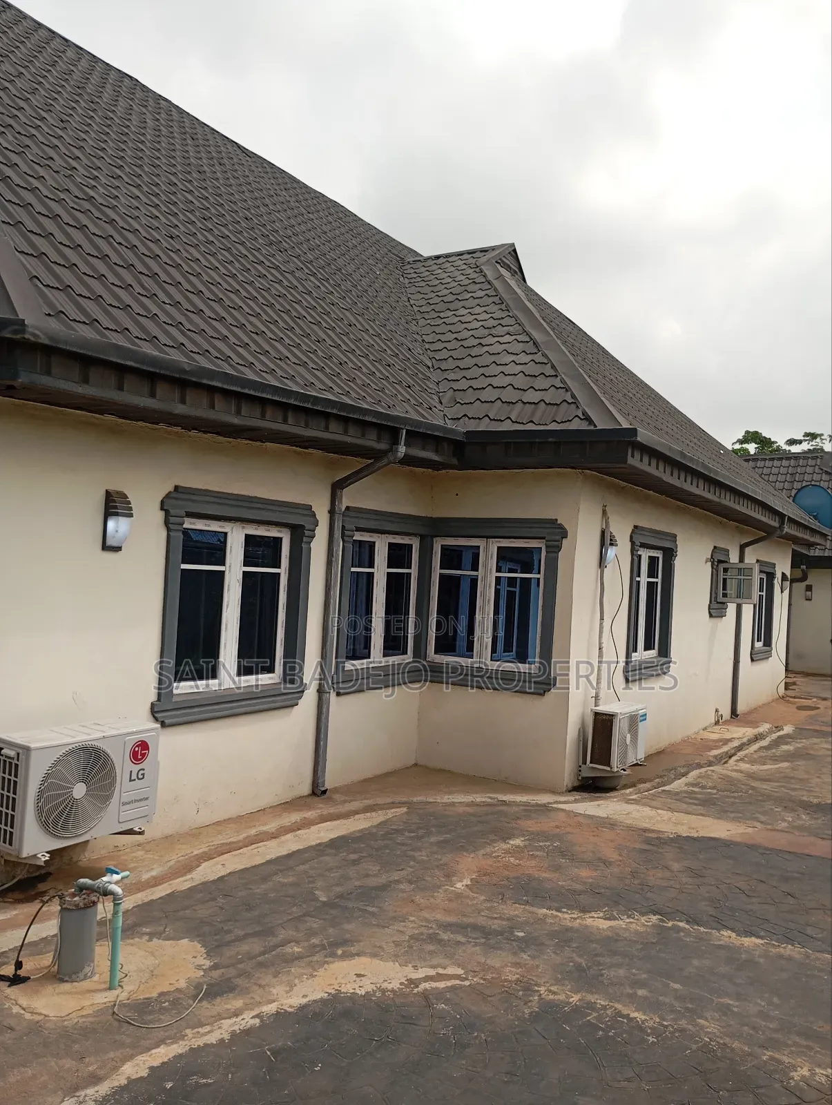 2bdrm Block of Flats in Unity Estate, Gberigbe for rent