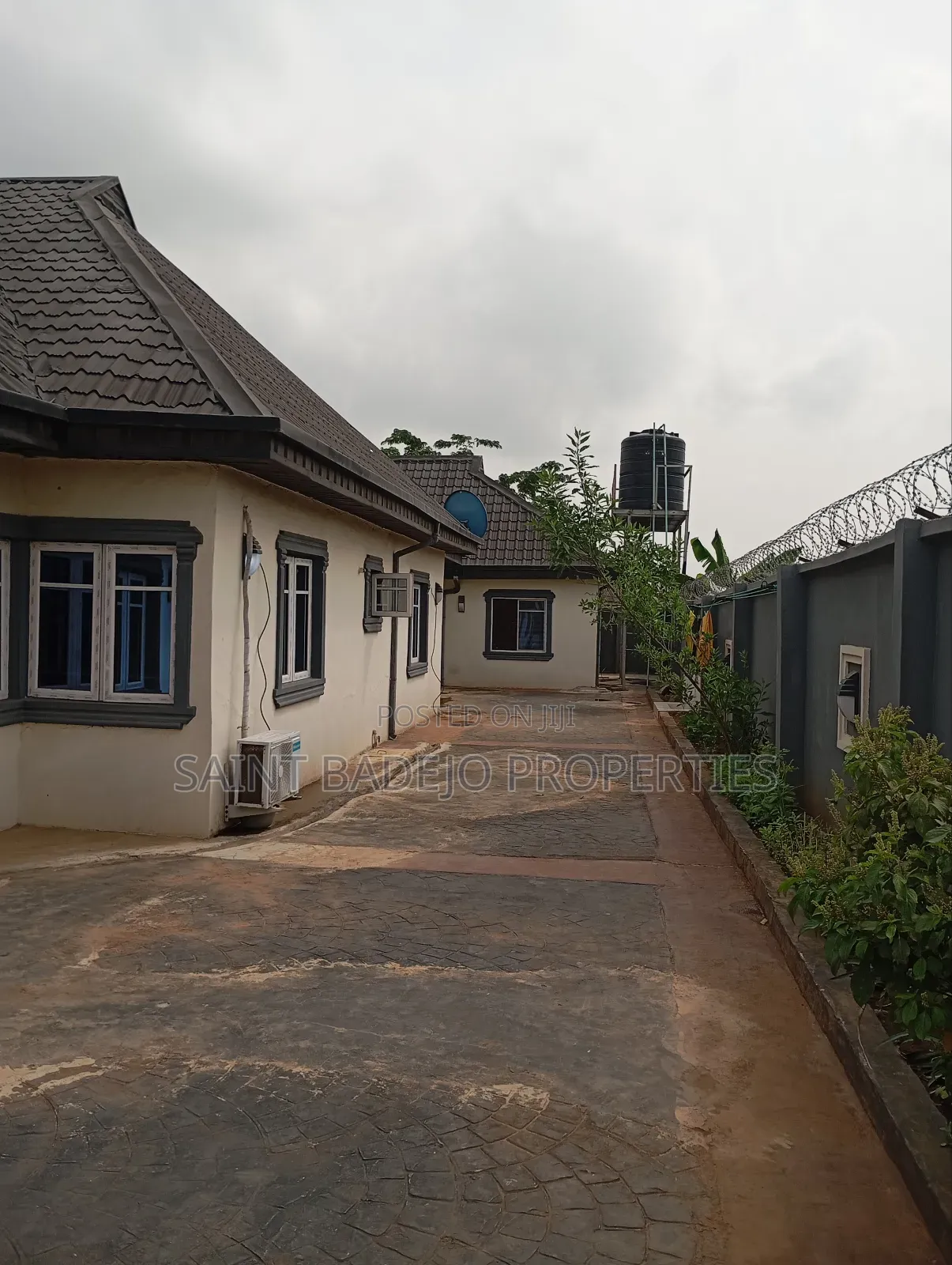 2bdrm Block of Flats in Unity Estate, Gberigbe for rent