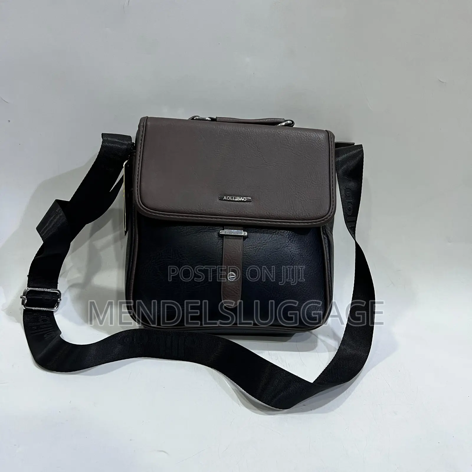 Aolebao Two-Tone Shoulder Bag With Flap Closure