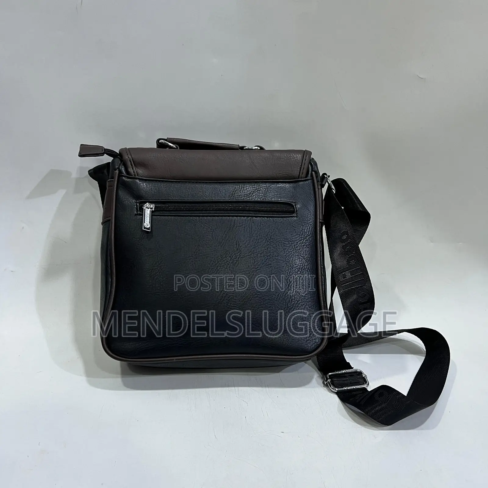 Aolebao Two-Tone Shoulder Bag With Flap Closure