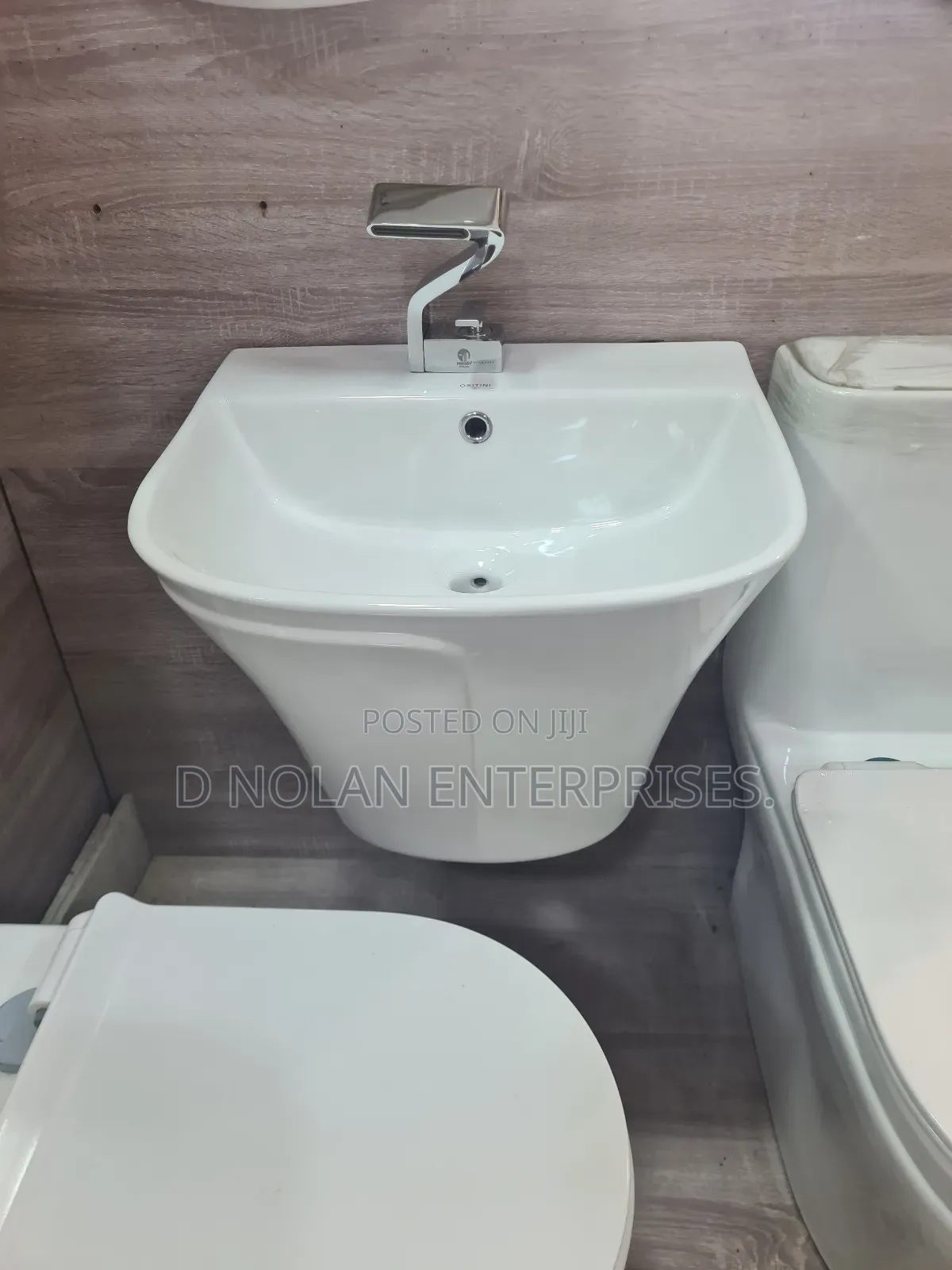 (Ositini  Italian) Water Closet