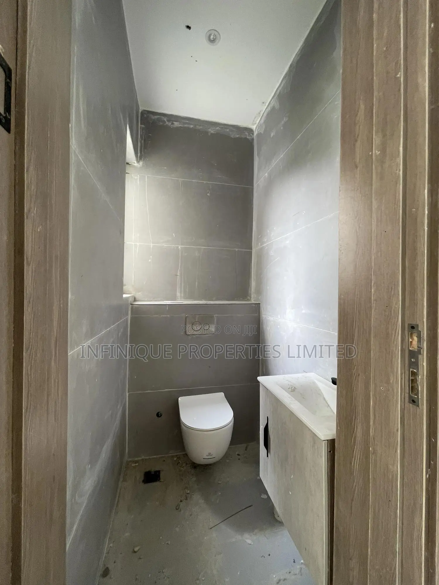 2bdrm Apartment in Lekki Phase 1 for sale