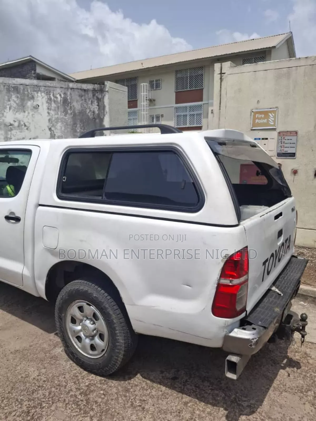 Carriboi Boot Cover for Toyota Hilux, £ *%/