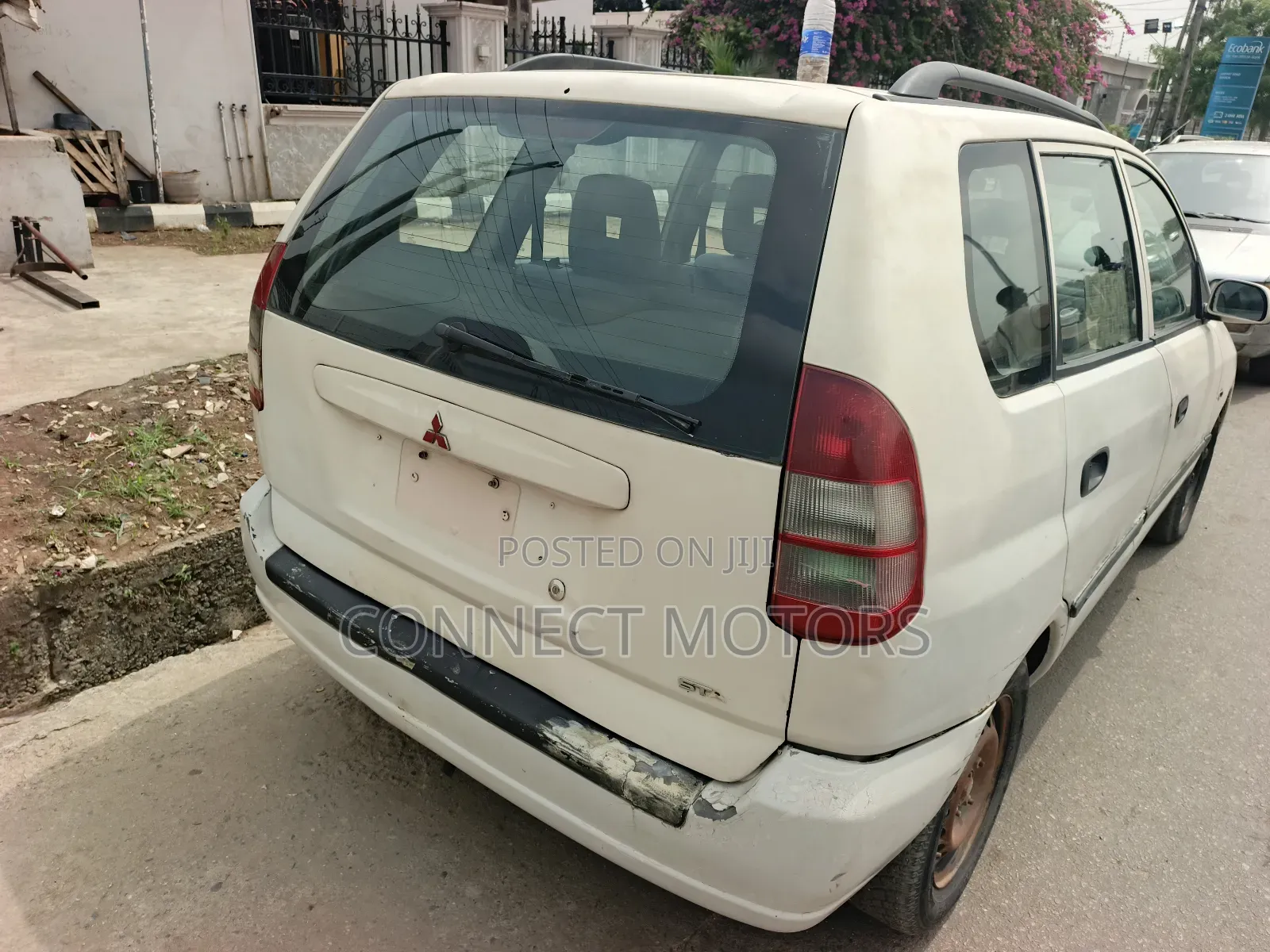 Mitsubishi Spacestar 2004 White