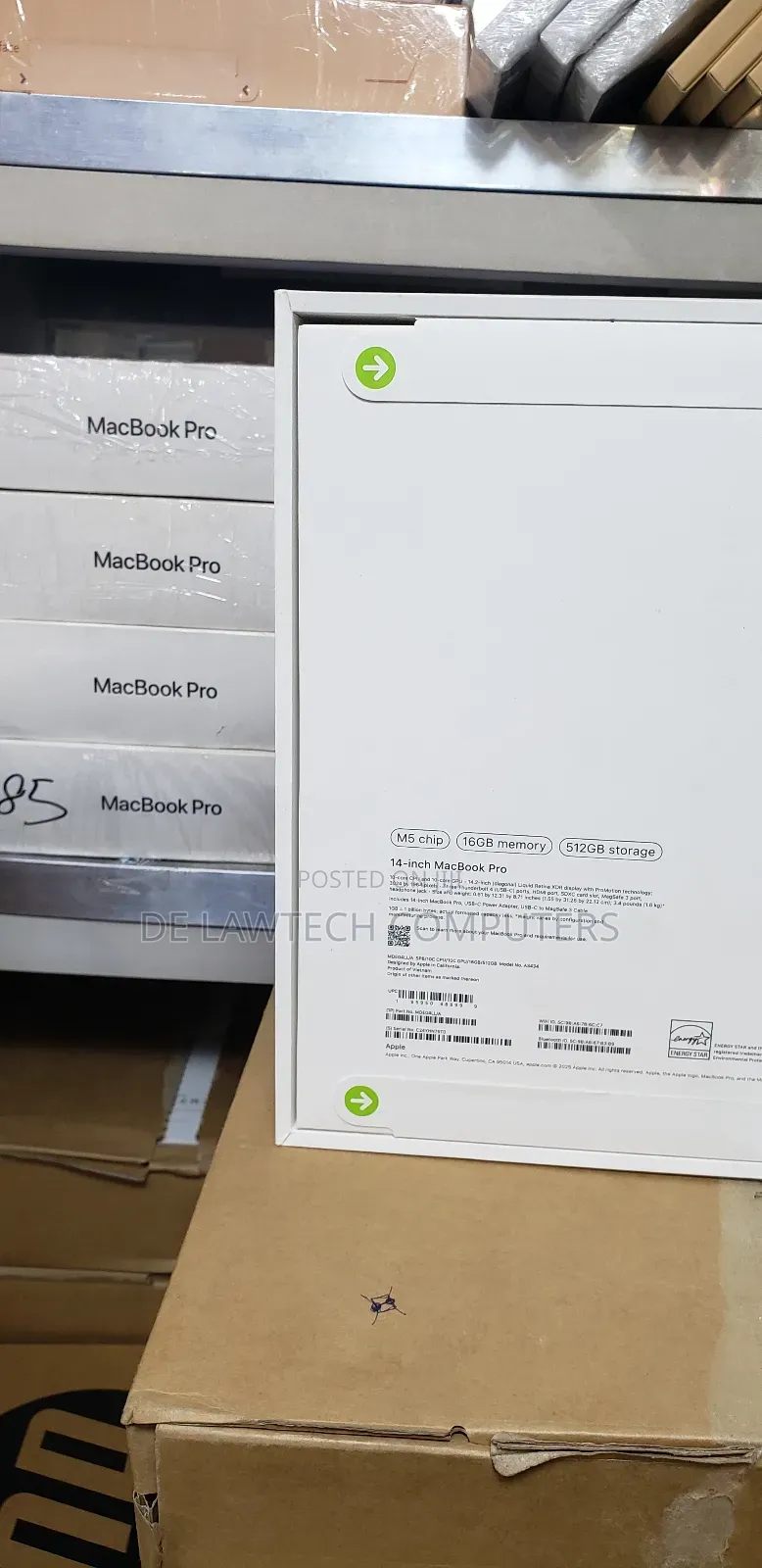 New Laptop Apple Macbook Pro 2025 M5 14-inch 16GB Apple M5 SSD 512GB