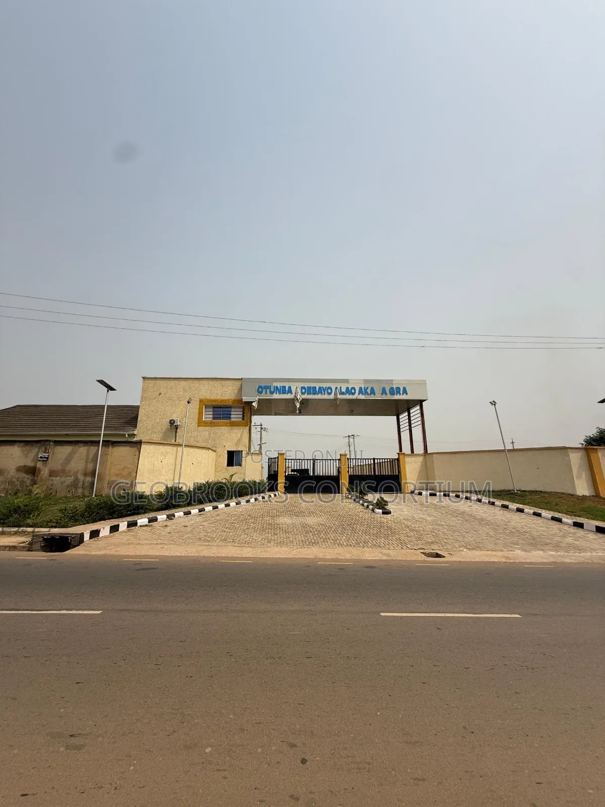 647sqm Premium Dry Land (Facing Tarred Estate Road) at Alao Akala Gra.