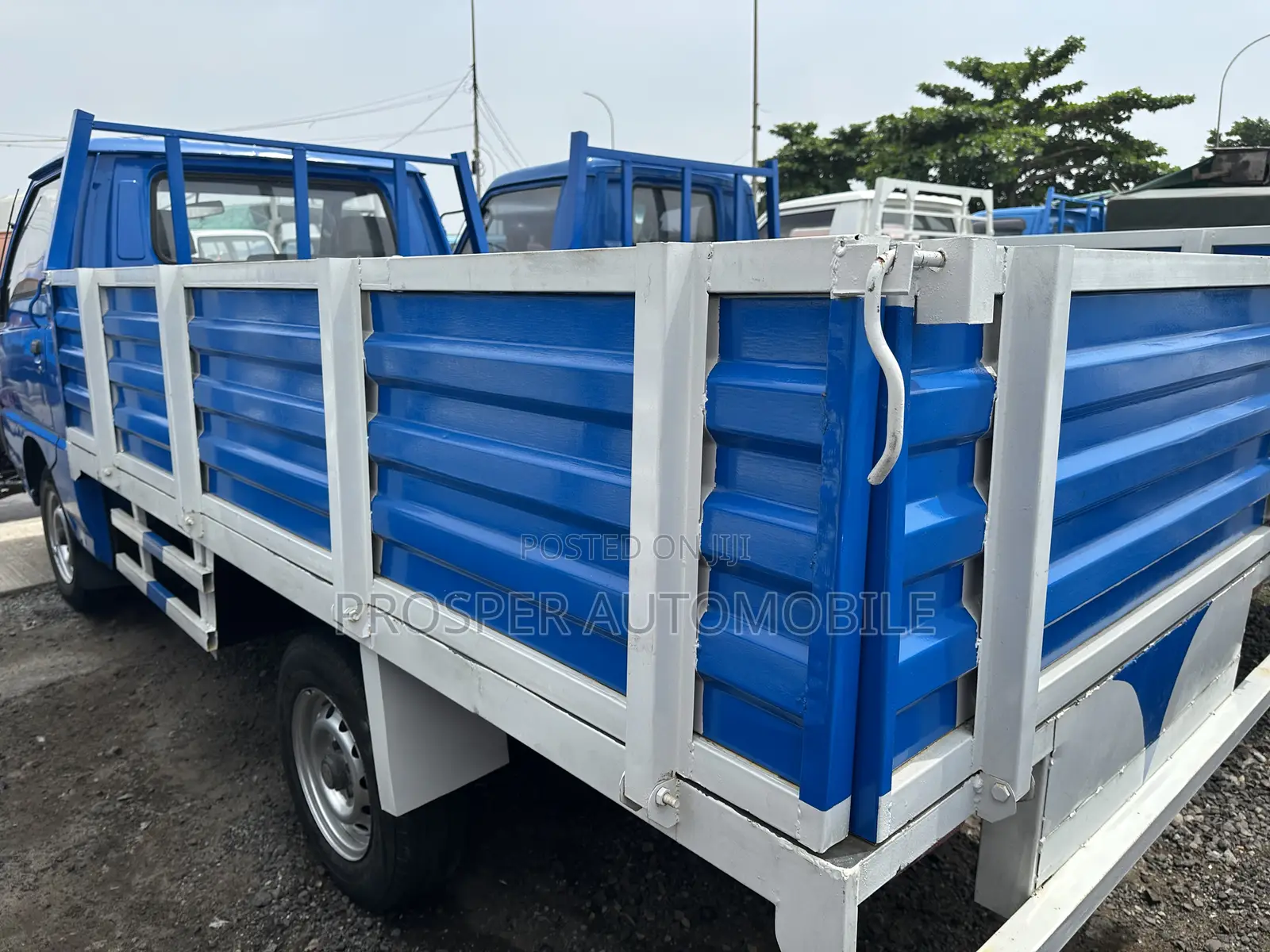 Mitsubishi Delica Truck