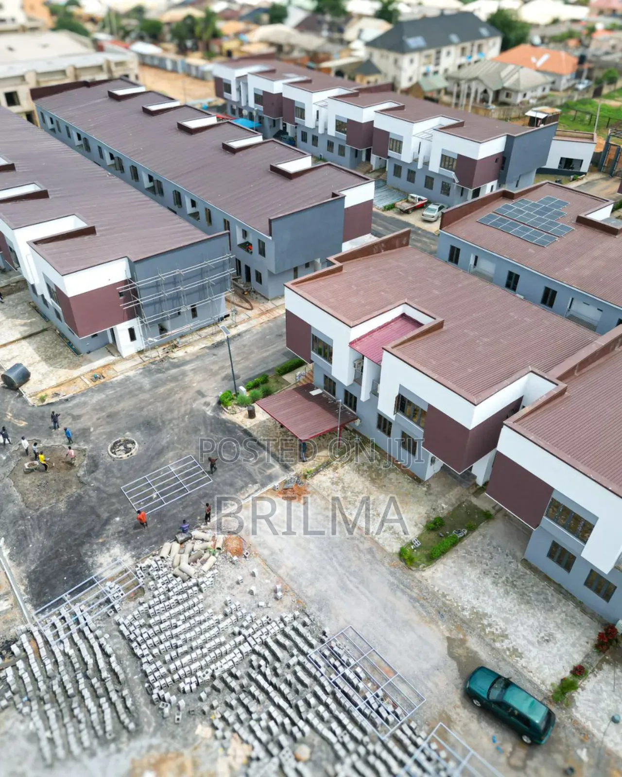4bdrm Duplex in FHA for sale