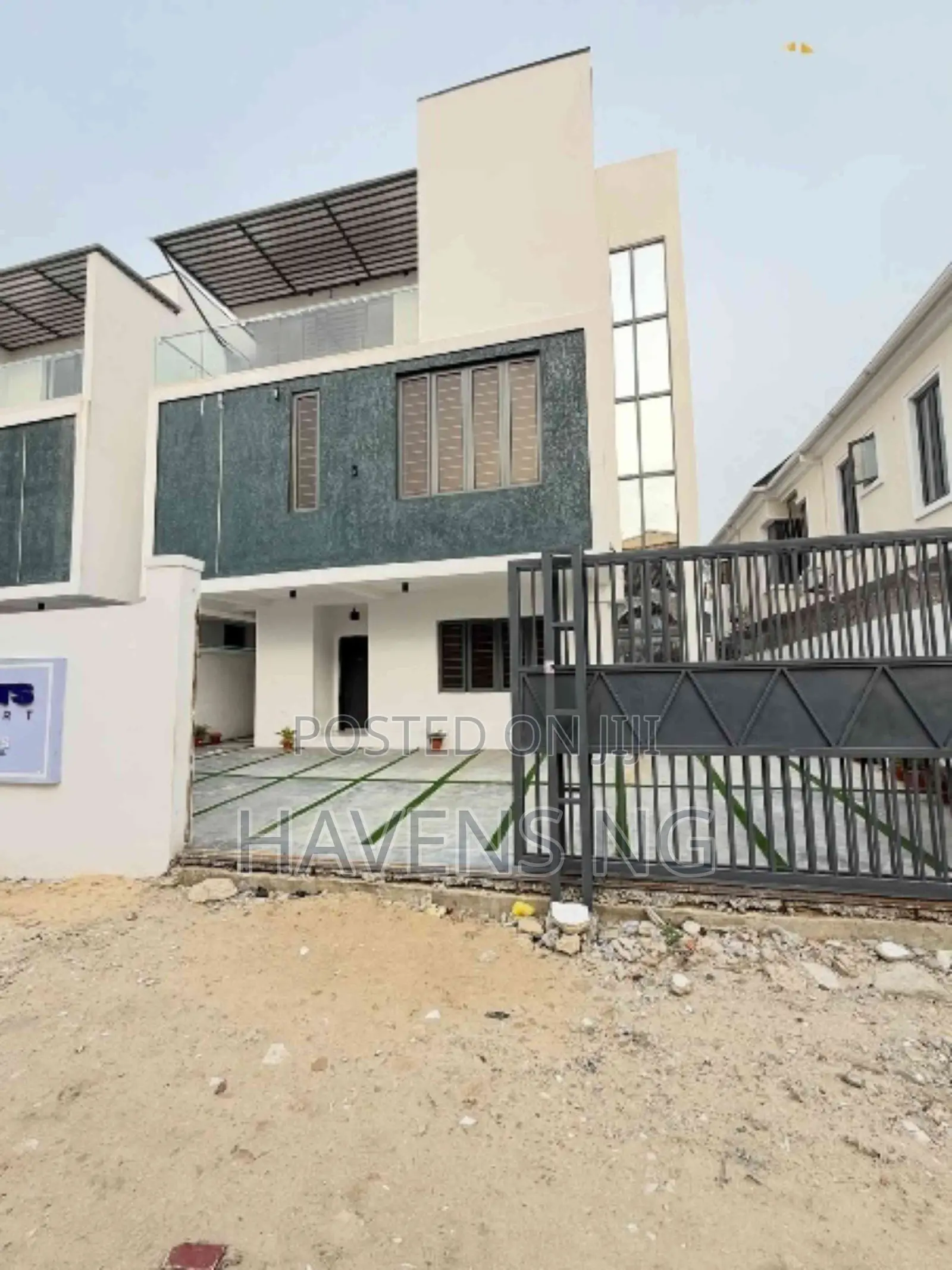 4bdrm Duplex in Ologolo for sale