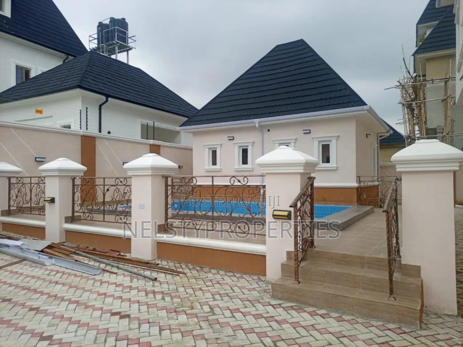 6bdrm Duplex in Efab Metropolis, Gwarinpa for sale
