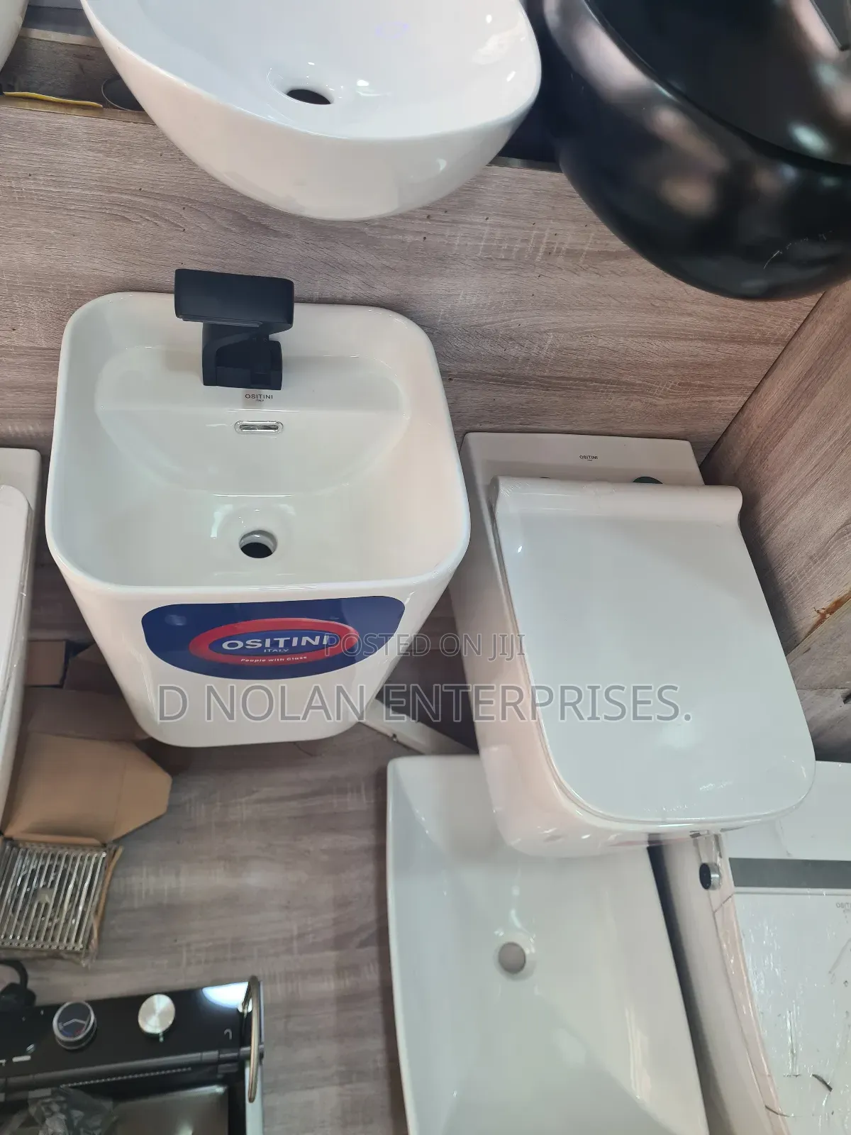 (Ositini Italian) Condit Water Closet +Basin
