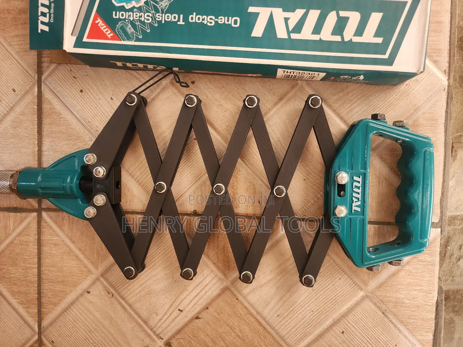 Total Pumping Riveter