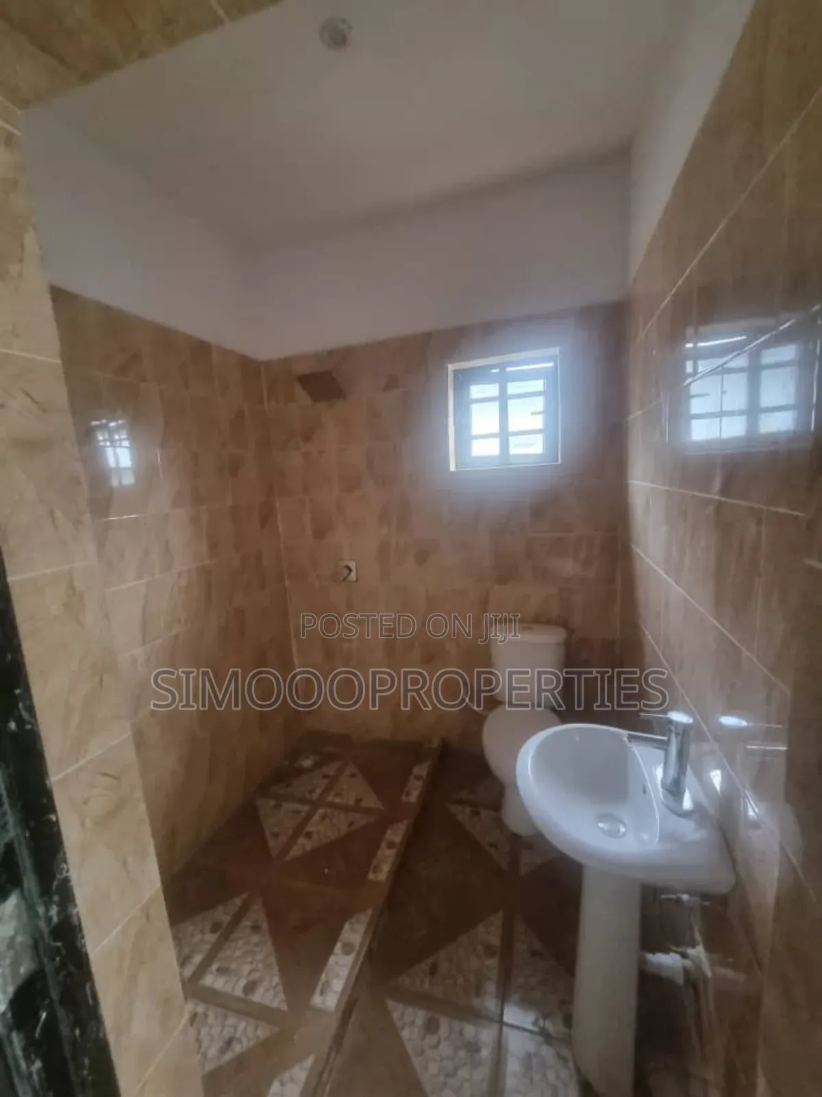 3bdrm Bungalow in Peak Park Estate, Lakowe for sale