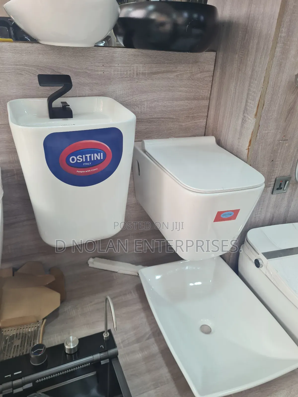 (Ositini Italian) Condit Water Closet +Basin
