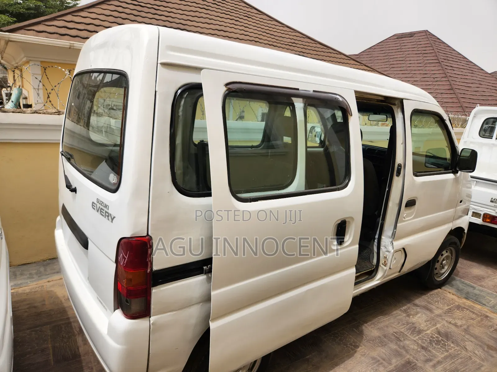 Suzuki Every Wagon 2010 White