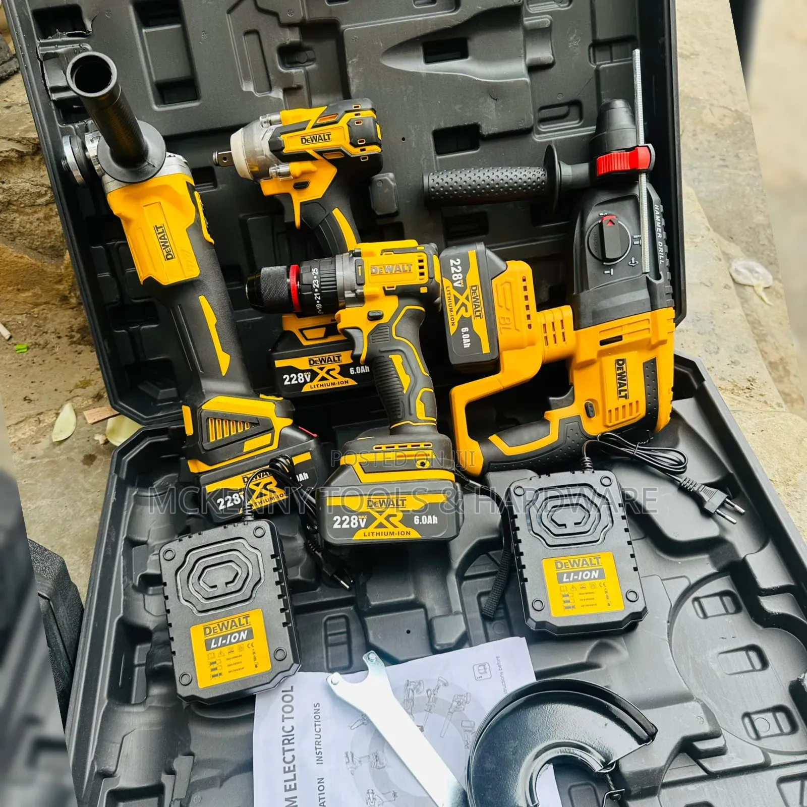 Dewalt 4-in-1 228v Xr Lithium Cordless Combo Kit