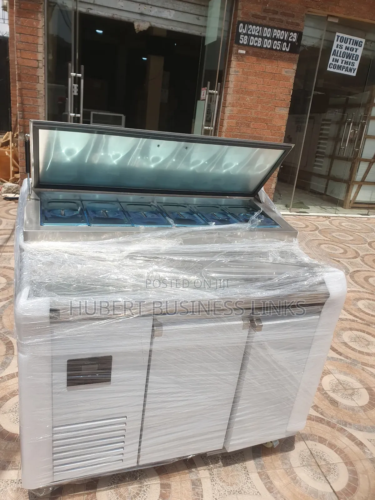 Pizza Prep Table With Under Bar Chiller
