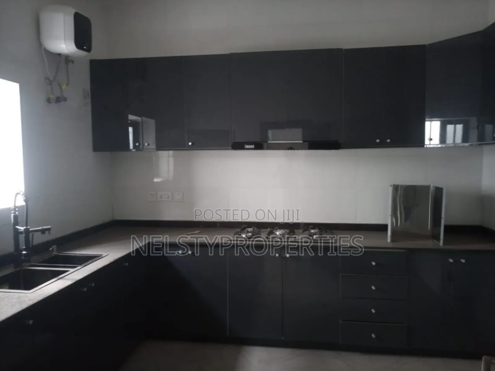 3bdrm Bungalow in Queens, Gwarinpa for sale