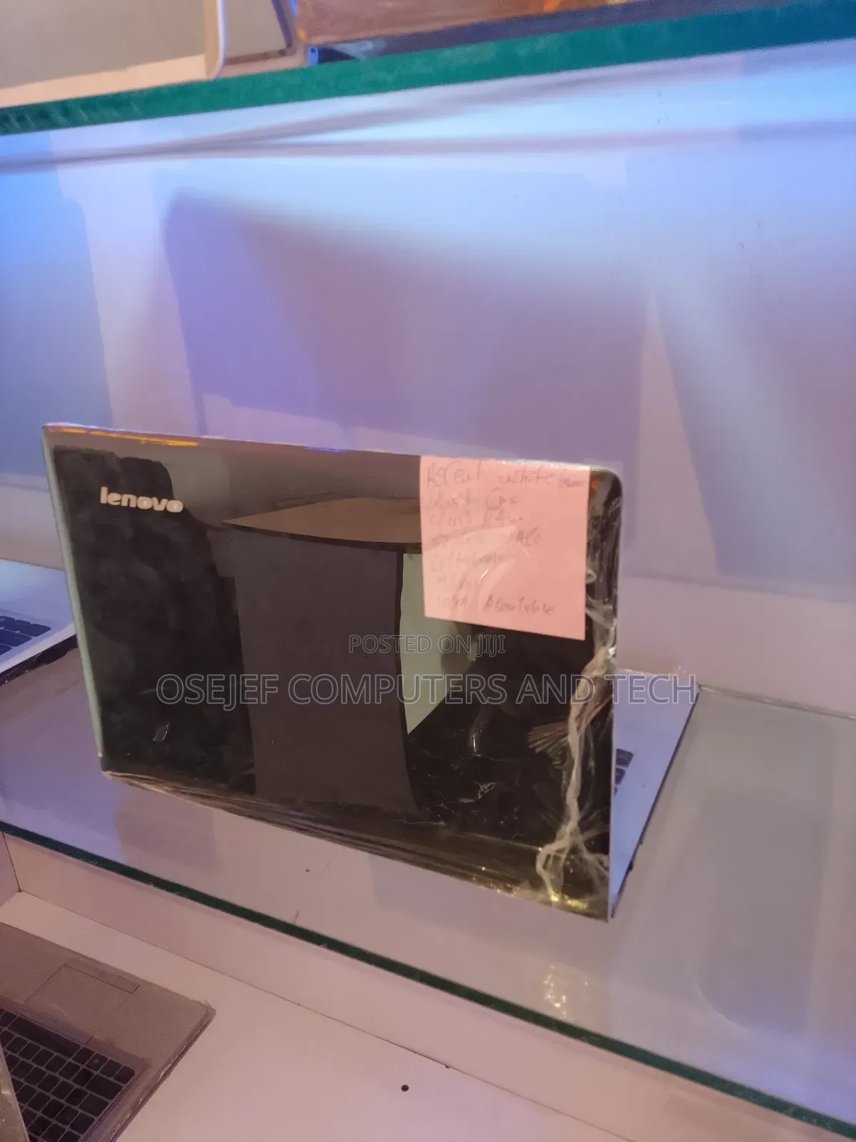 Laptop Lenovo 8GB HDD+SSD 320GB