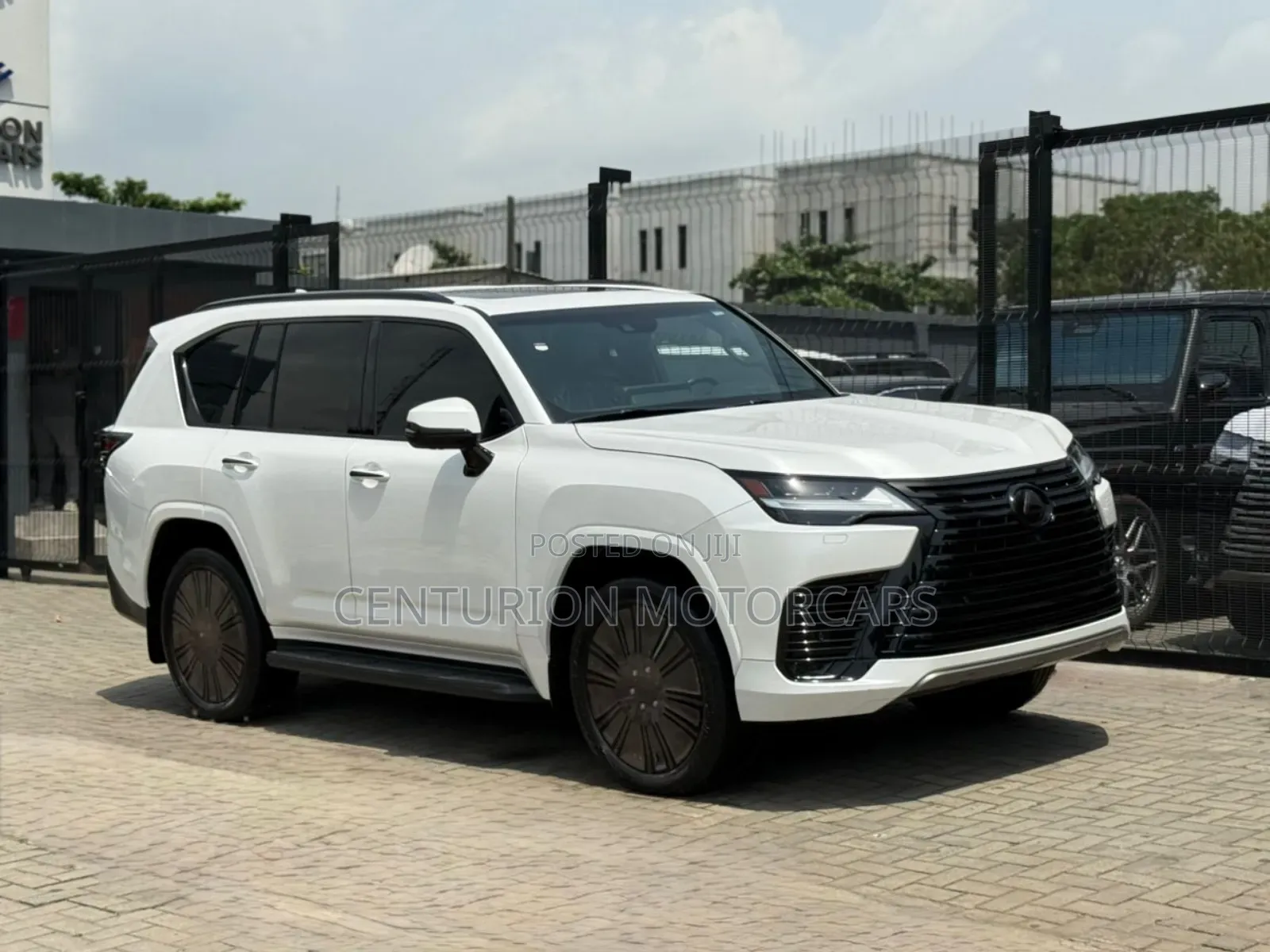 Lexus LX LX 600 2022 White
