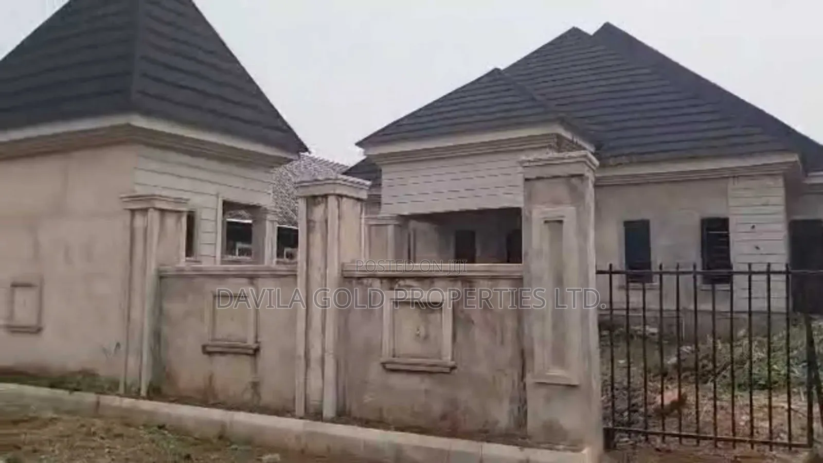 4bdrm Bungalow in Benin City for sale