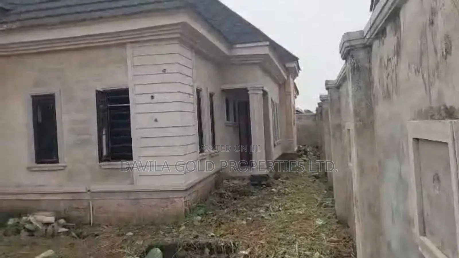 4bdrm Bungalow in Benin City for sale