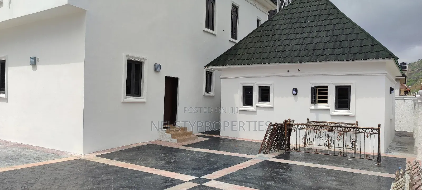 6bdrm Duplex in Metropolis, Gwarinpa for sale