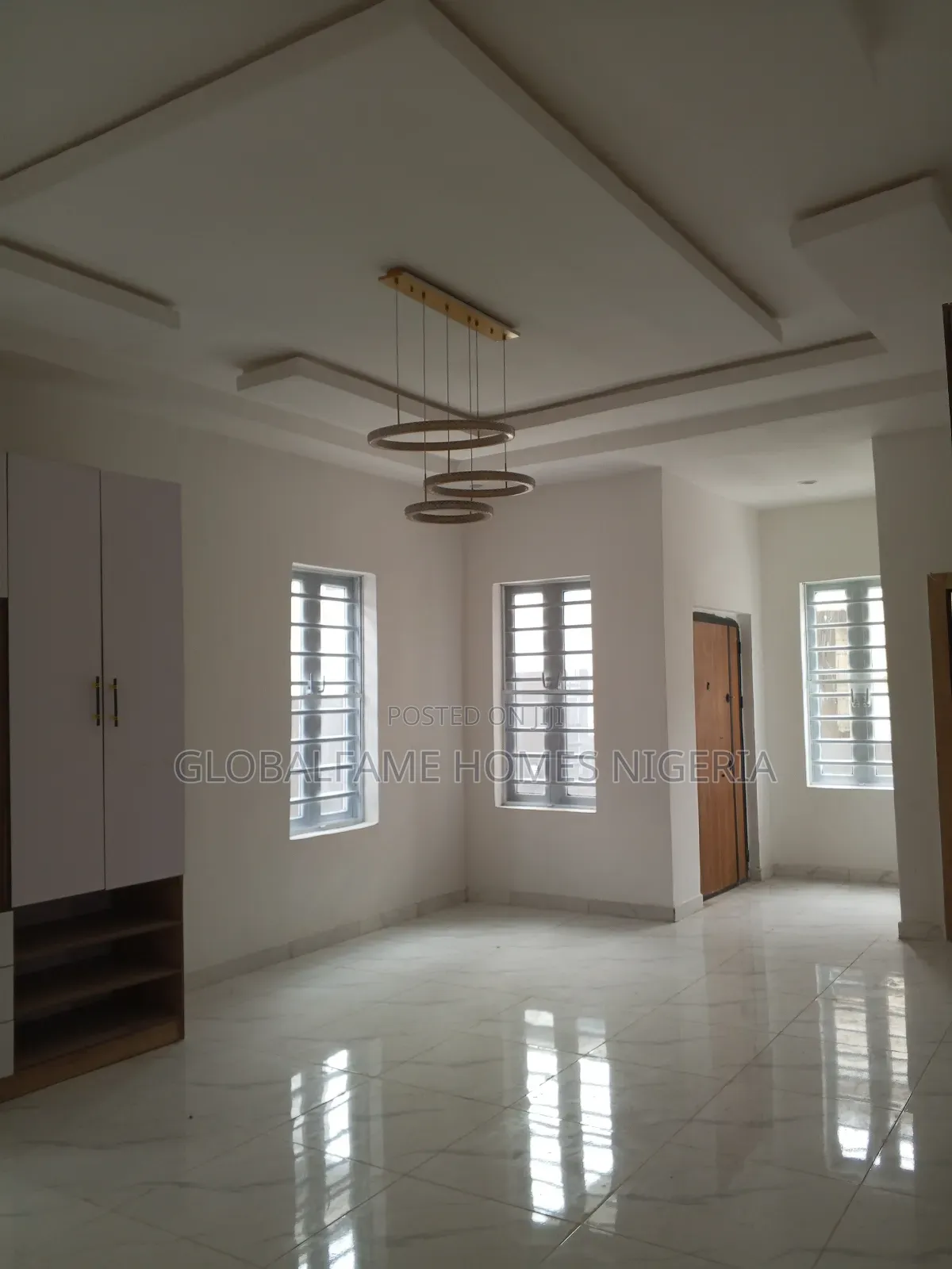 4bdrm House in Beside Peak Park, Awoyaya for rent