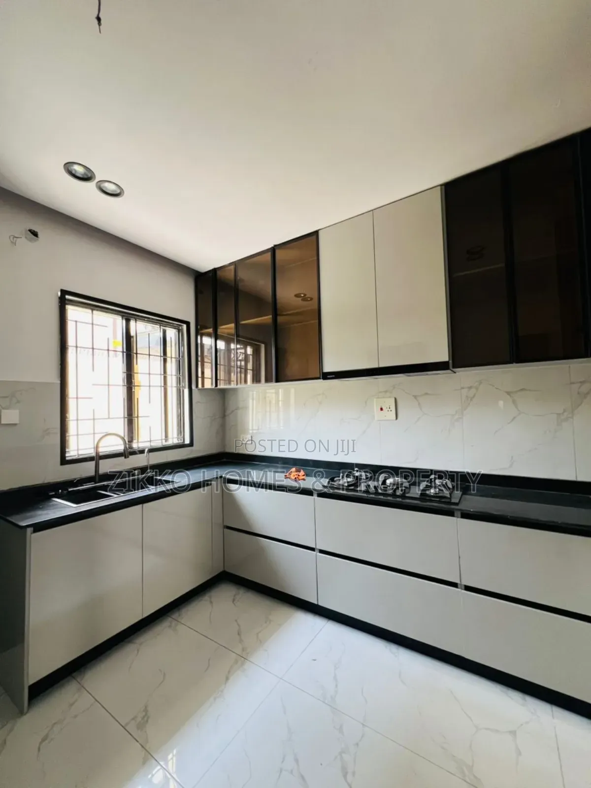 4bdrm Townhouse/Terrace in Ajah, Lekki for sale