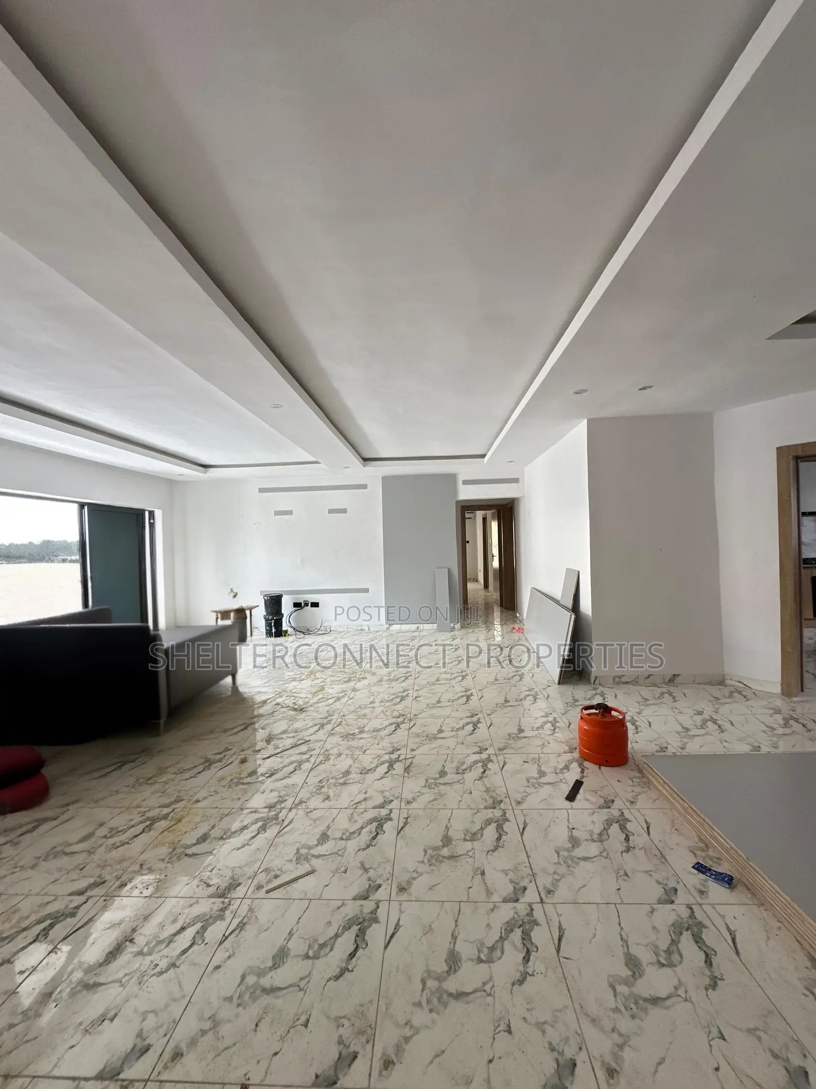 3bdrm Penthouse in Lekki Phase 1 for rent