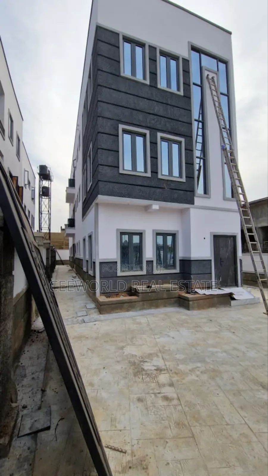 3bdrm Apartment in Kolapo Ishola Gra, Akobo for Sale