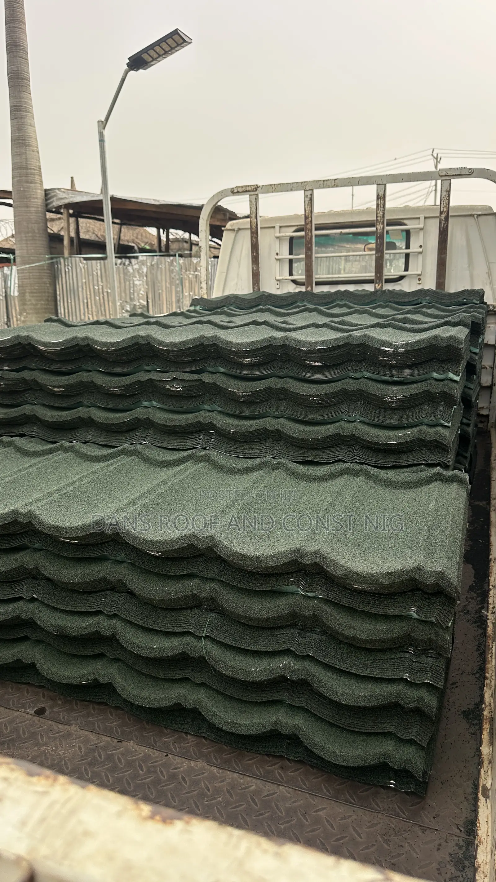 Green Mix Black Bond Metro Tiles