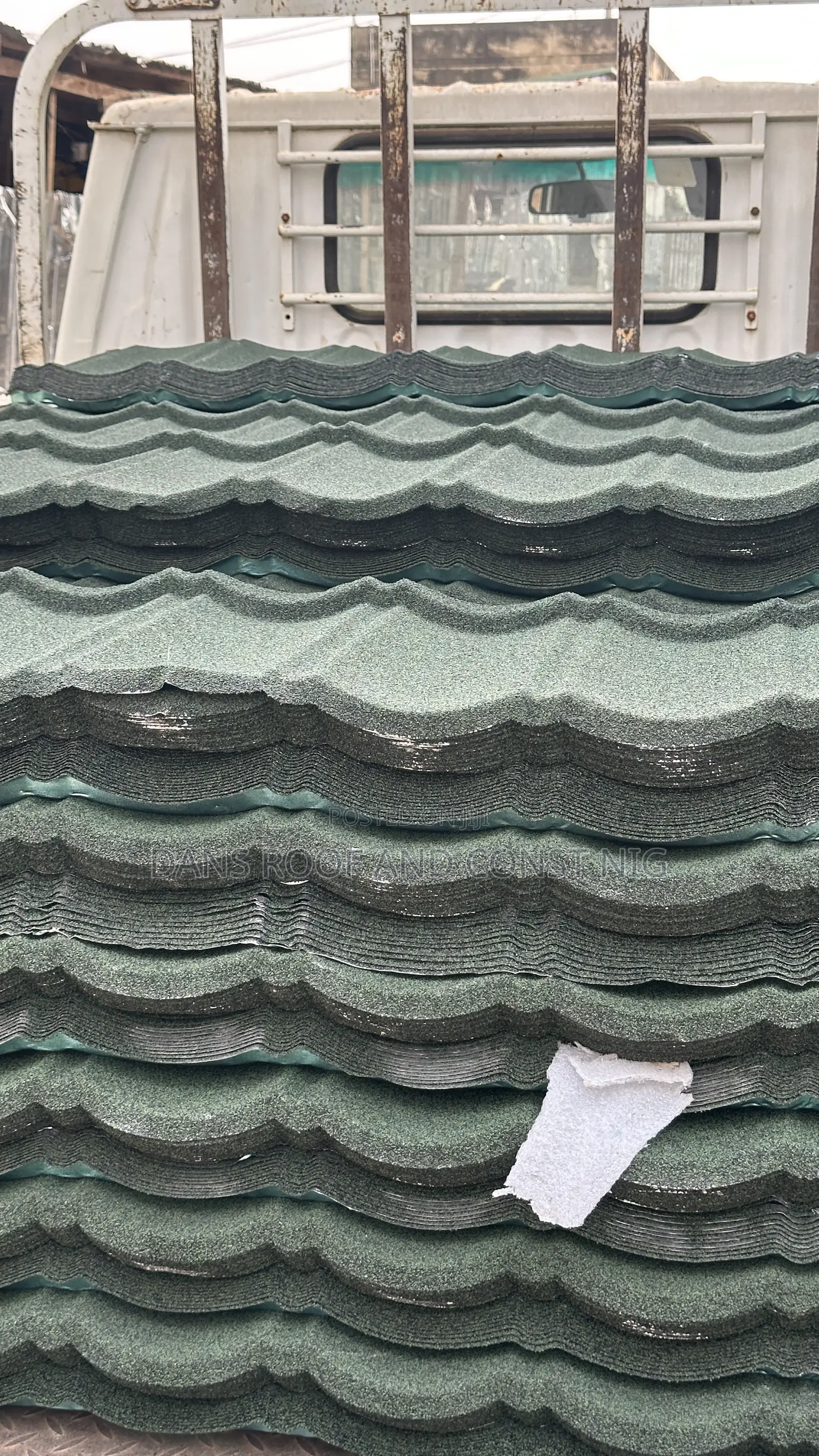Green Mix Black Bond Metro Tiles