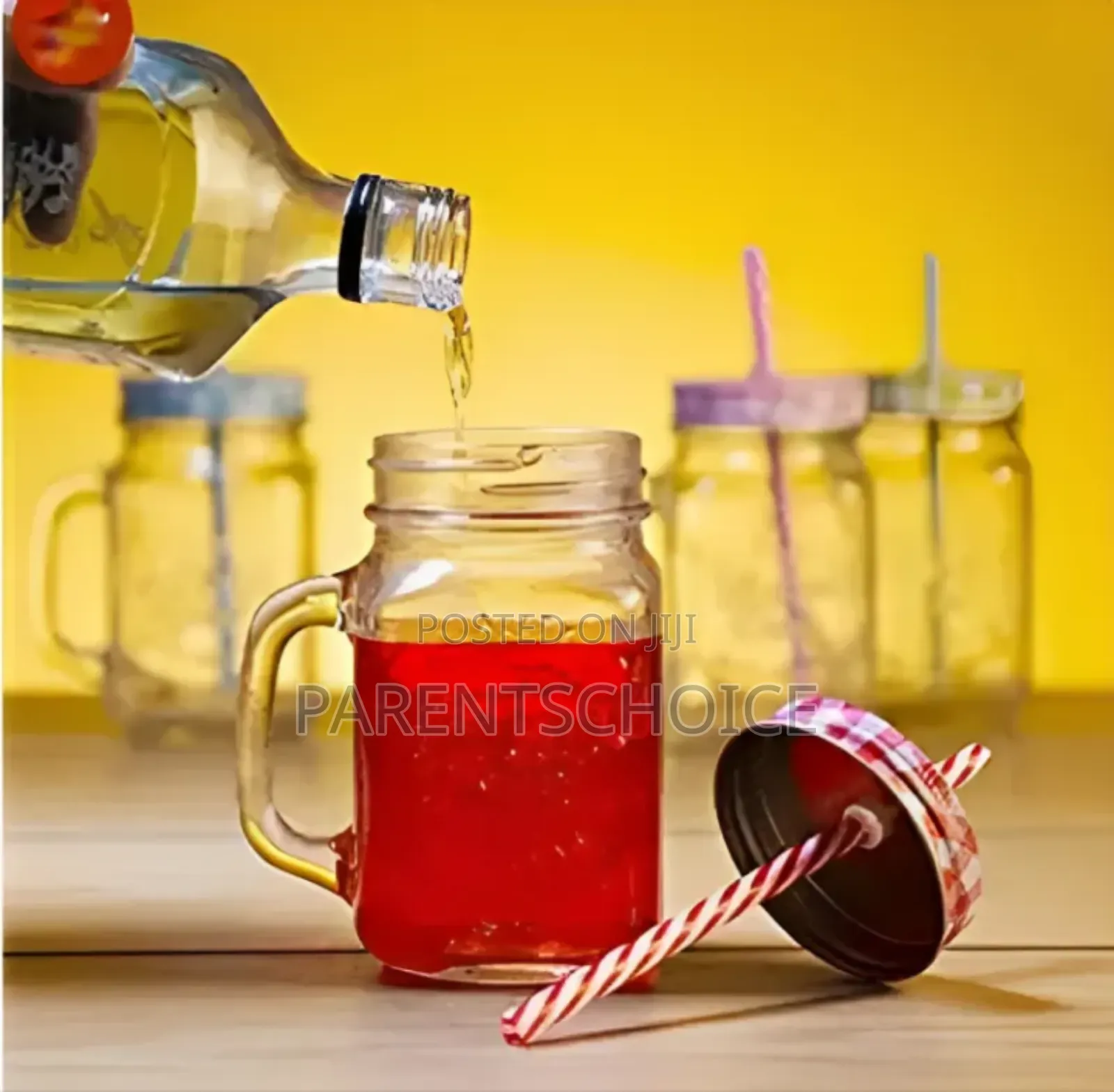 Mason Jar With Lid and Straw