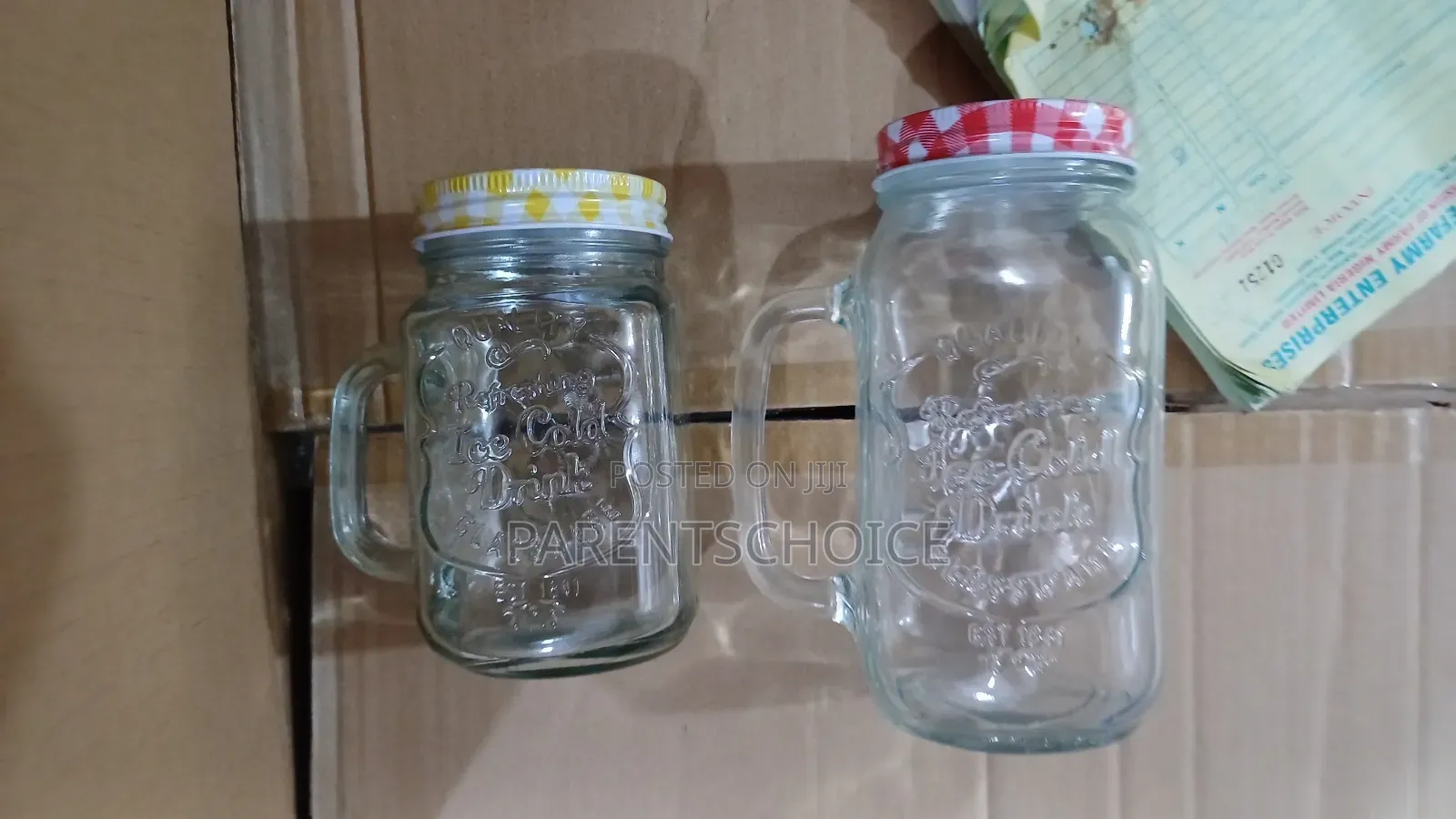 Mason Jar With Lid and Straw