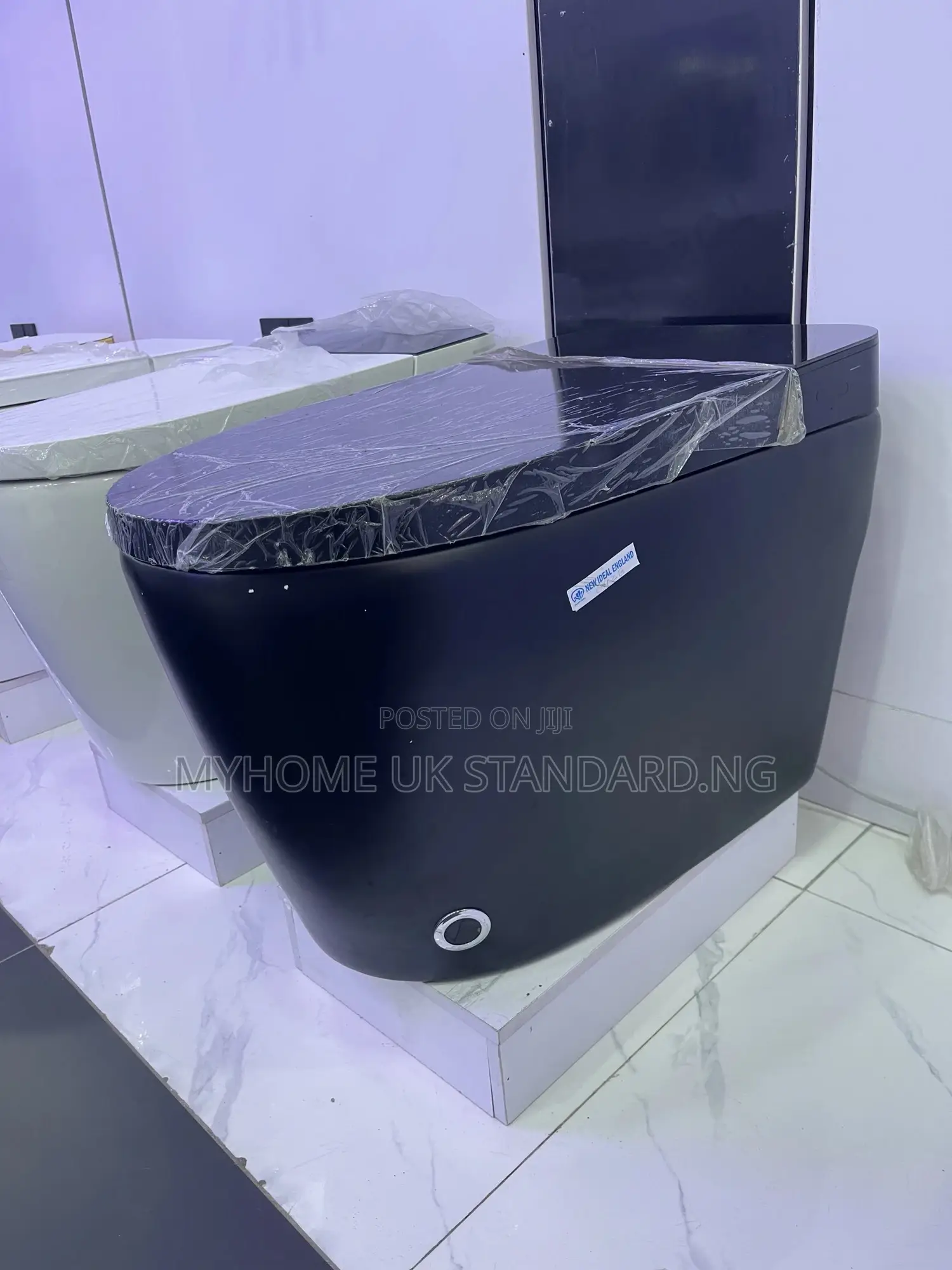 Black Smart Sensor Wc With Voice And Remote Control