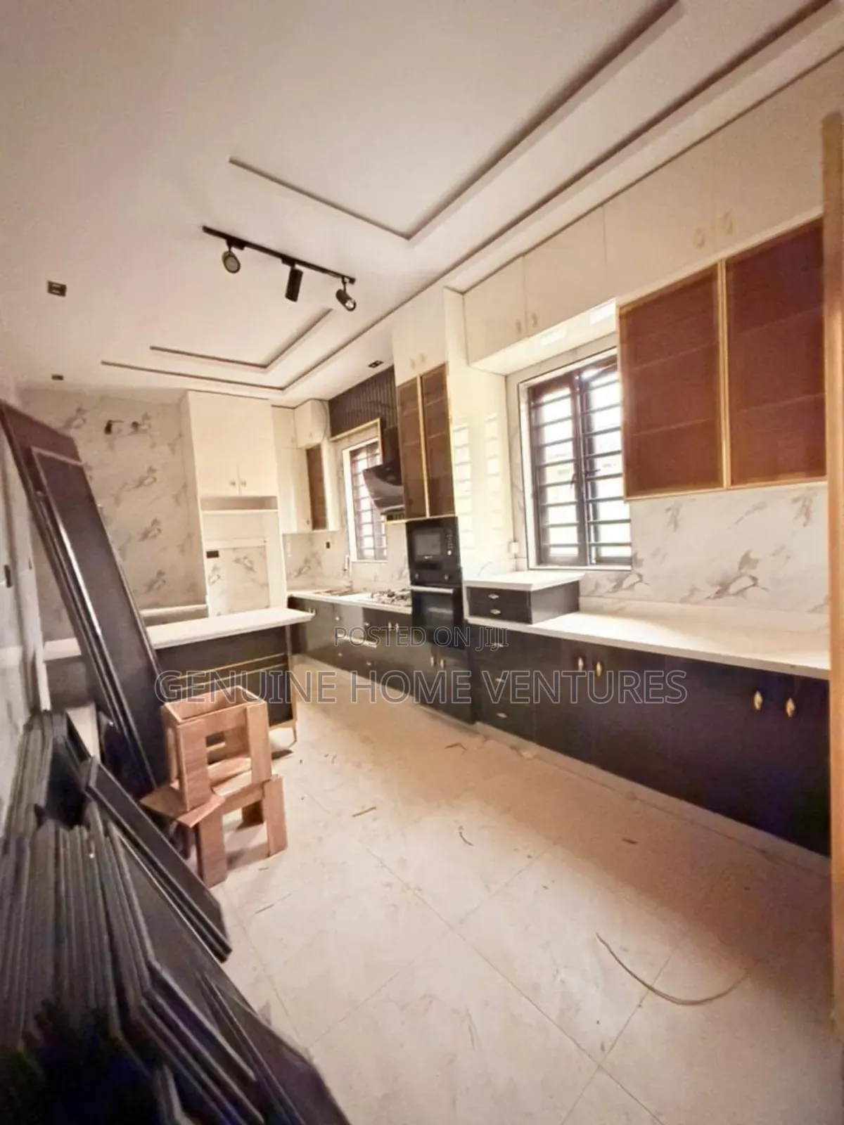 5bdrm Duplex in Magodo for sale