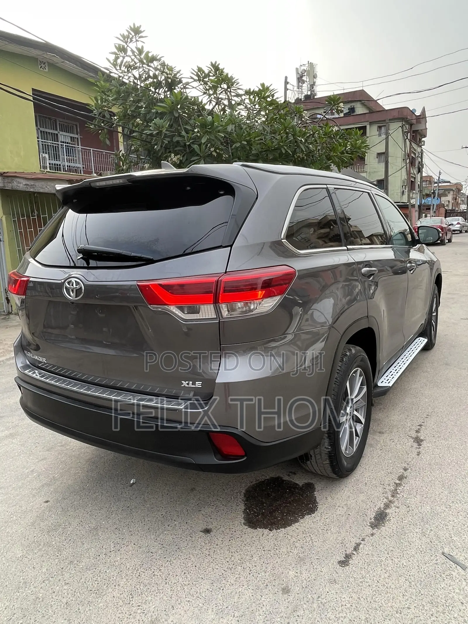 Toyota Highlander XLE 2019 Gray