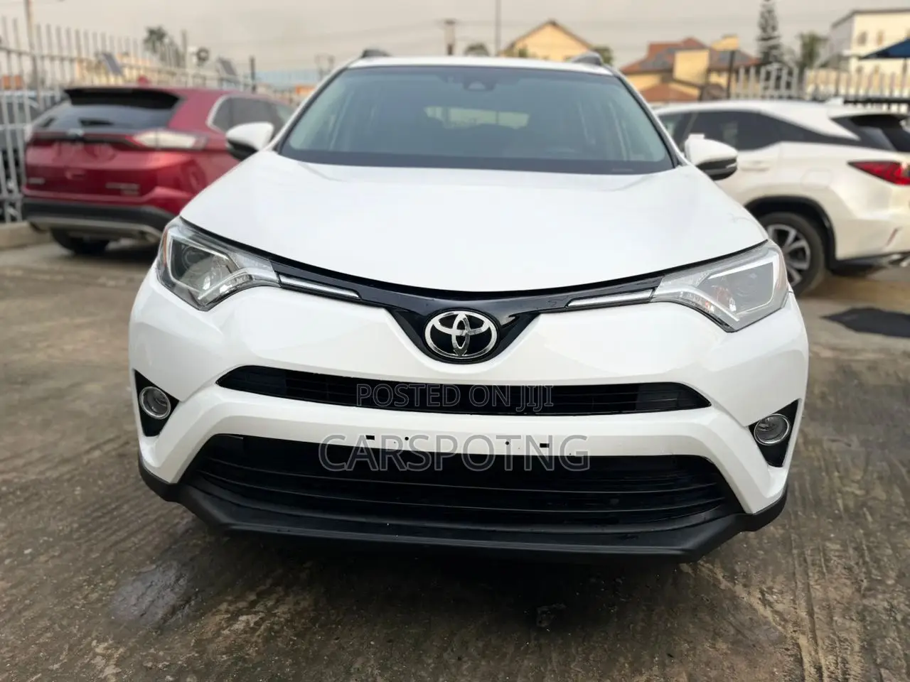 Toyota RAV4 XLE 4dr SUV AWD (2.5L 4cyl 6A) 2018 White