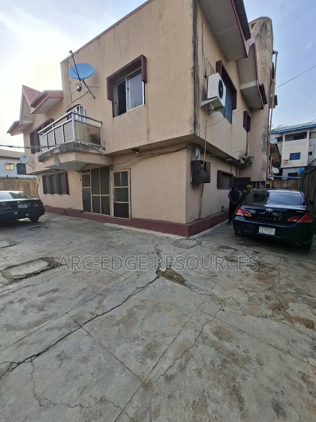 3bdrm Block of Flats in Ago Palace for sale