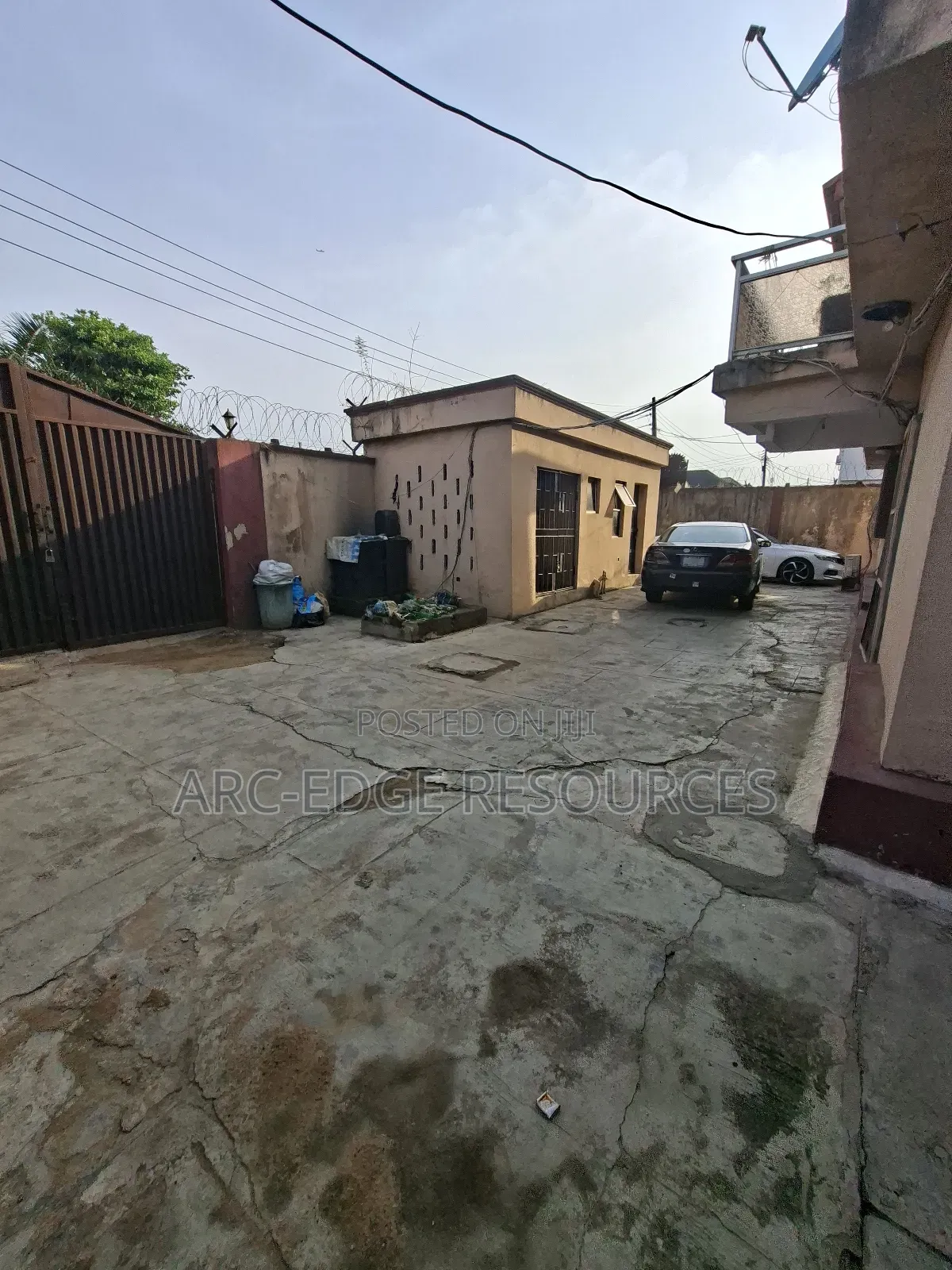 3bdrm Block of Flats in Ago Palace for sale