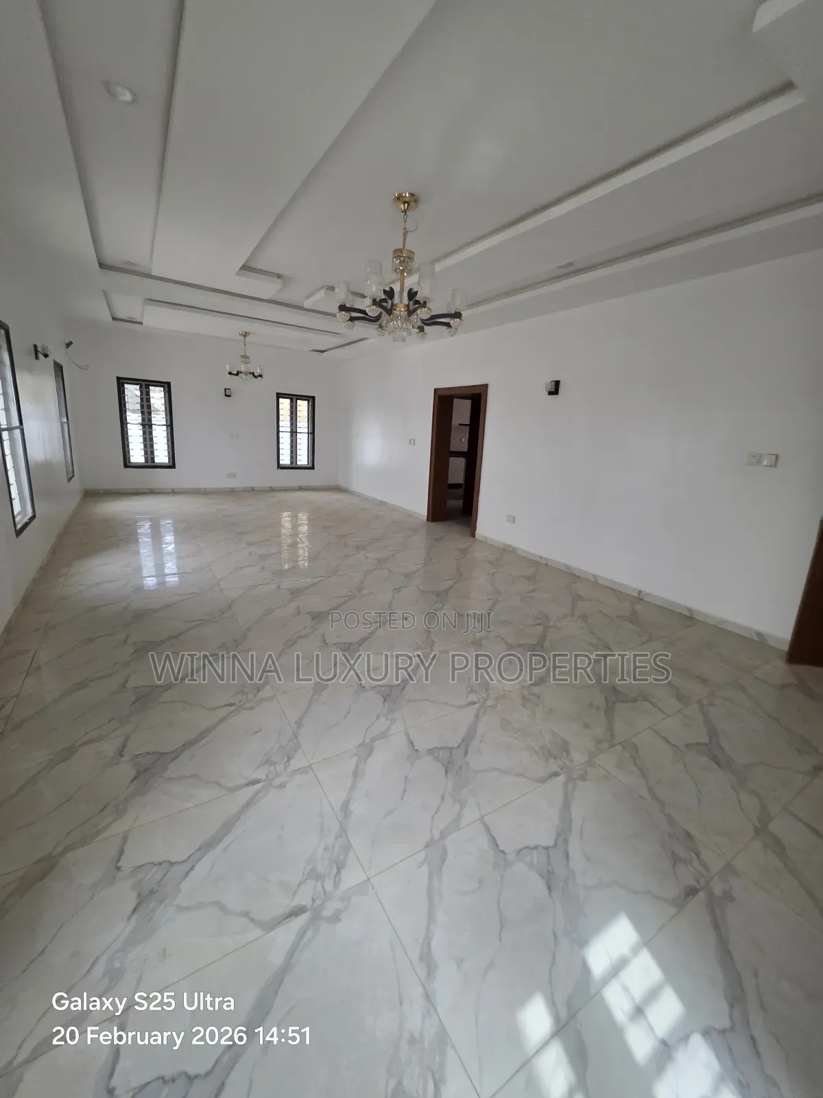 5bdrm Mansion in Lokogoma, Dakwo District for sale