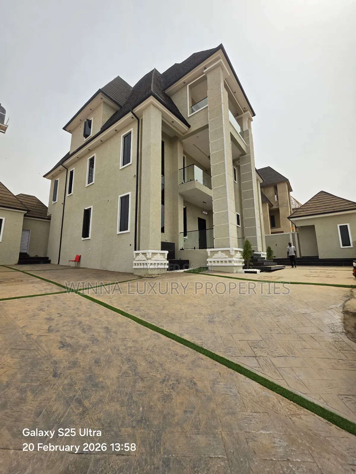 5bdrm Duplex in Lokogoma for sale