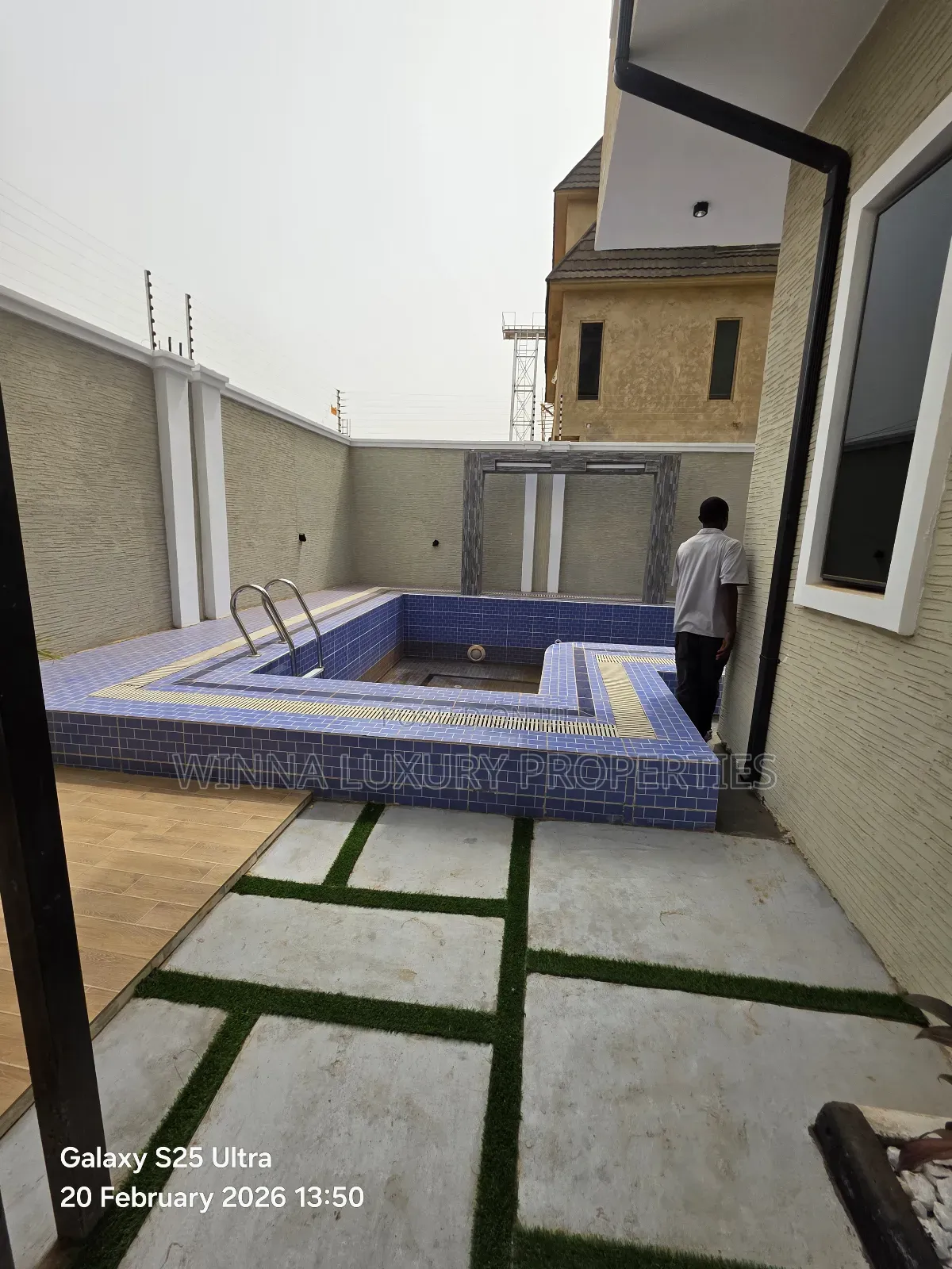 5bdrm Duplex in Lokogoma for sale