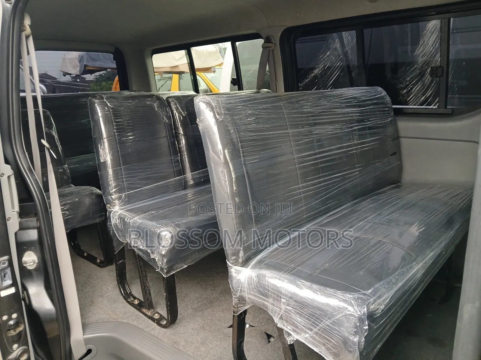 Toyota HiAce 2013 Black