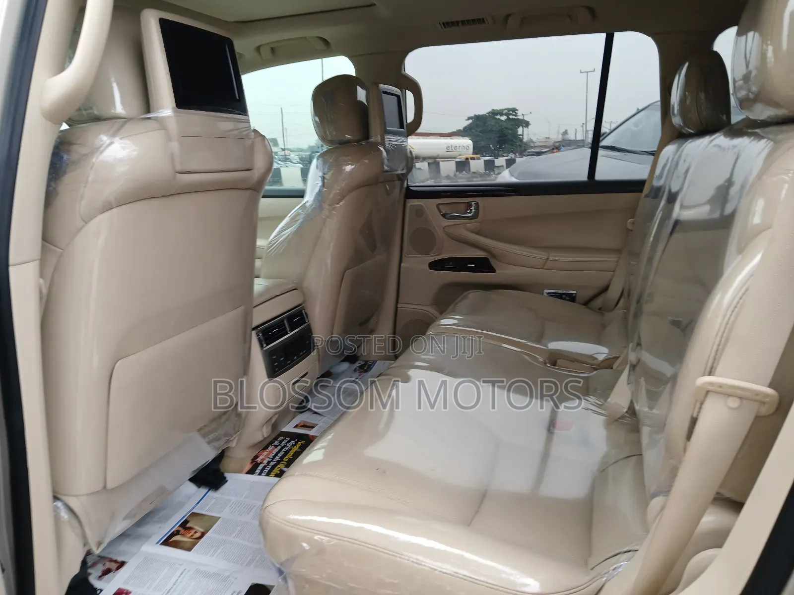 Lexus LX 570 AWD 2014 Gold
